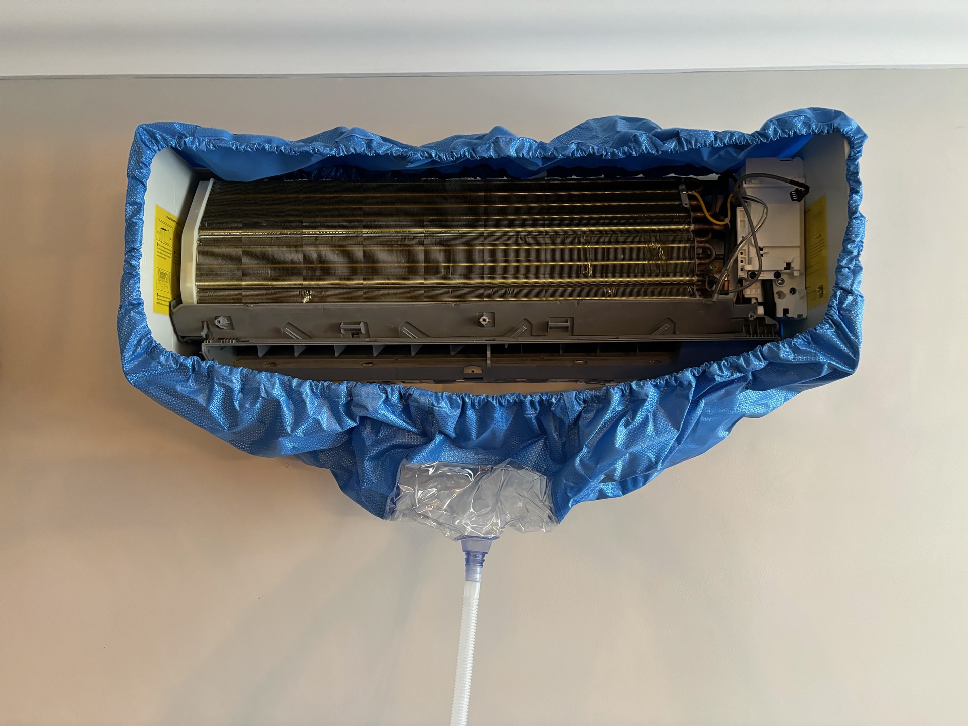 Air conditioning unit service Northampton